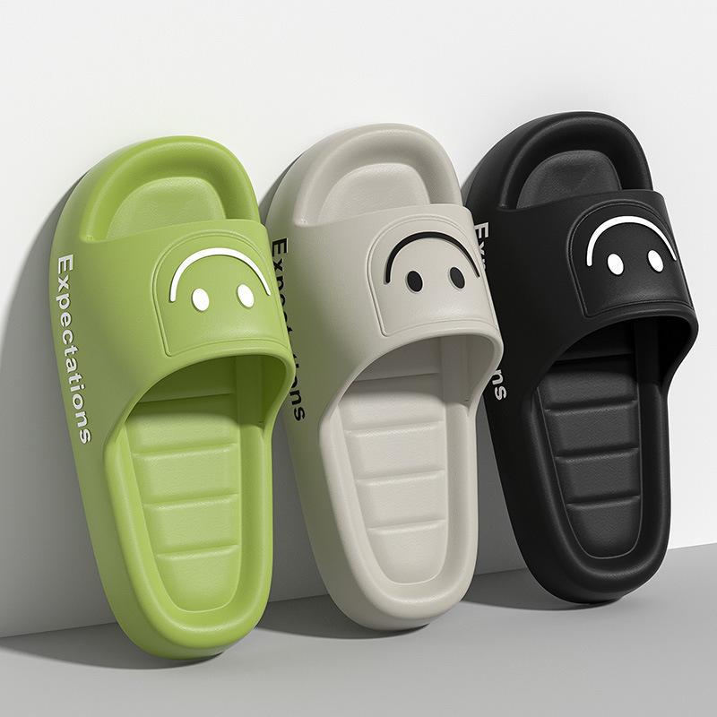 Ciabatte Estive alla Moda con  - Mens Fashion Modern recensione e prezzo